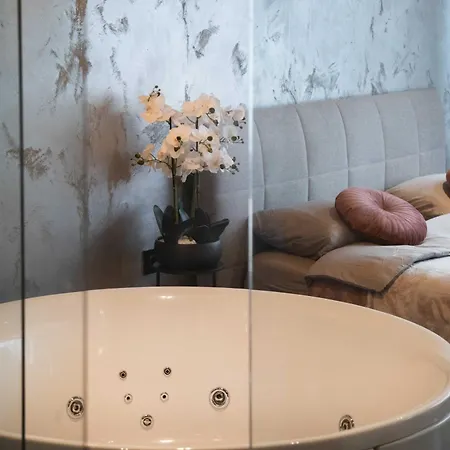 Luxor,luxury,jacuzzi,main Square * Zagreb