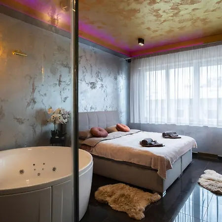 Apartment Luxor,luxury,jacuzzi,main Square *