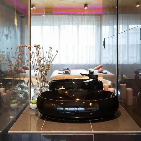 Luxor,luxury,jacuzzi,main Square Apartment *