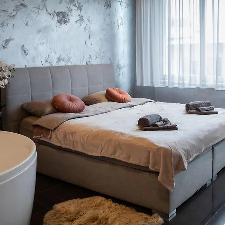 Luxor,luxury,jacuzzi,main Square Zagreb